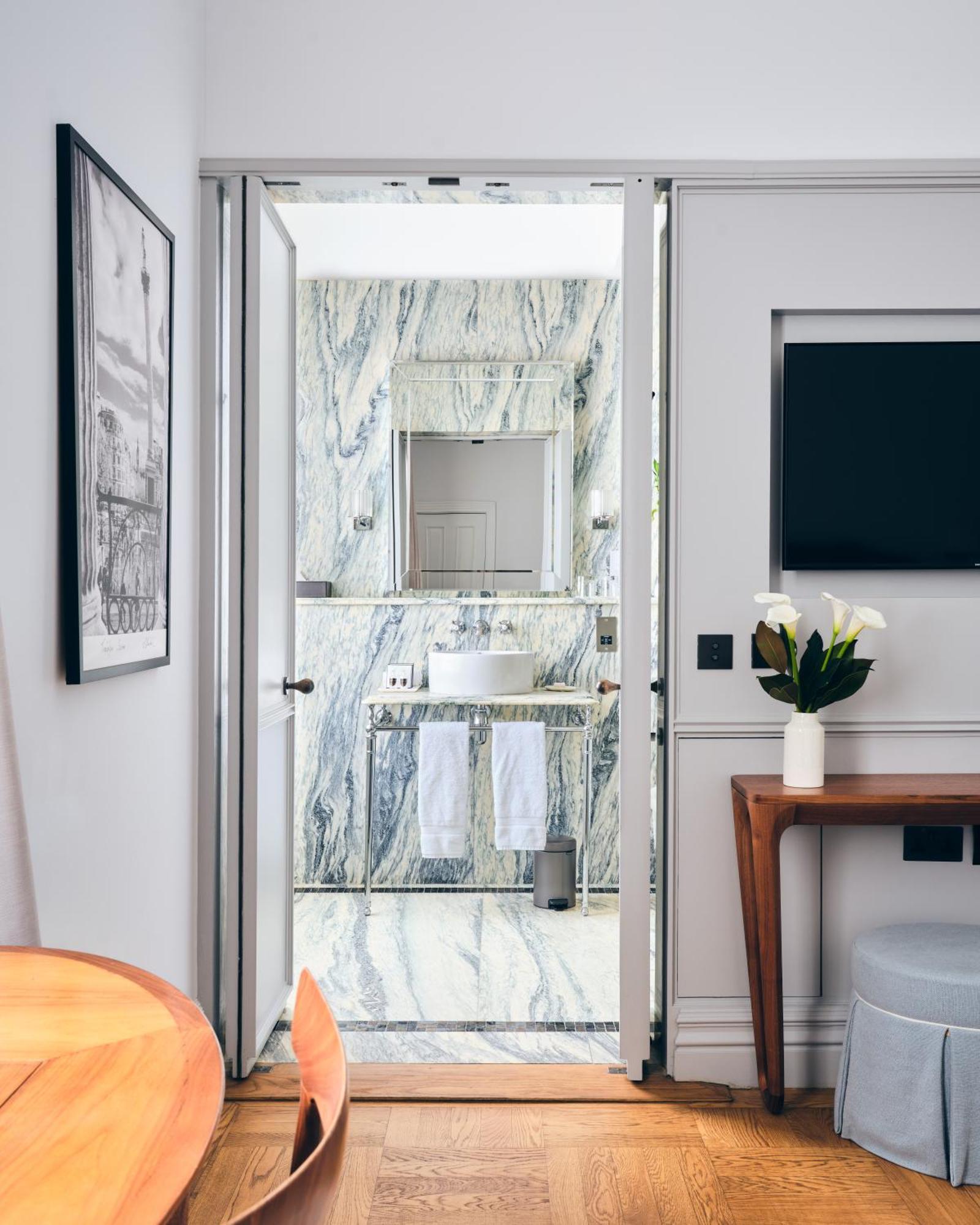 The Adria Hotel London Bagian luar foto