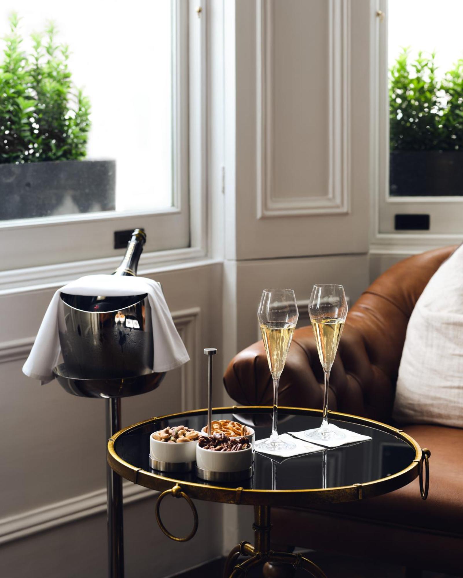 The Adria Hotel London Bagian luar foto